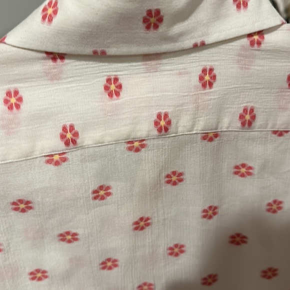 Men’s Dress Shirt! Barely worn, MUST WEAR WITH CUFF LINKS. Like a size Large/XL - Picture 3 of 5